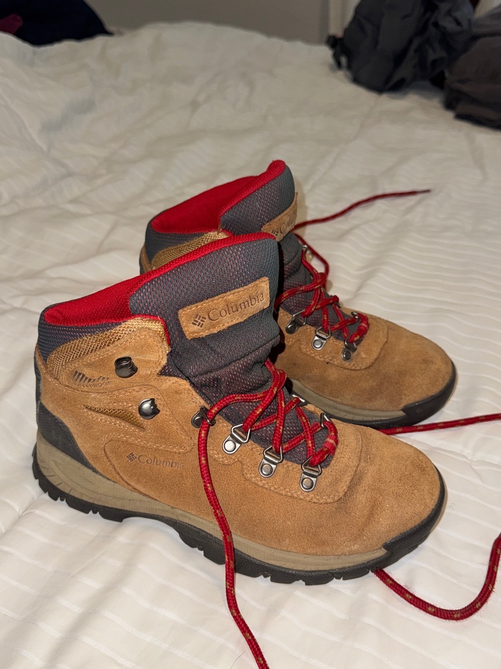 Columbia women’s Tan Suede Hiking Boots with Red Accents